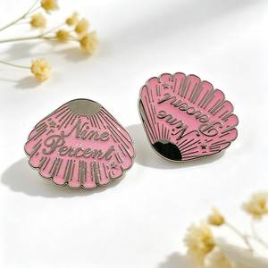 Badge en métal personnalisé à double cœur, en alliage de zinc émaillé, pour revers, avec logo d'idole Kpop, souvenir commémoratif - Product Image 5