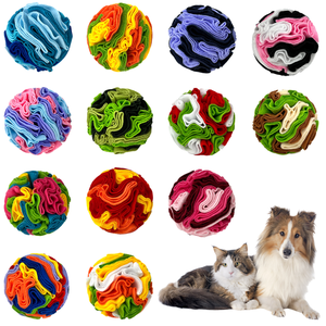 Jouet de distribution de friandises pour <span class=keywords><strong>chien</strong></span> en forme de ballon arc-en-ciel en polaire pour l'enrichissement sensoriel - Product Image 1