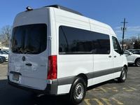 Mercedes-Benz Sprinter 2500 Diesel Automatique 8 Places Blanc 2024, Van RWD, Tissu Gauche Foncé, R17, Occasion, Excellent État, ACC