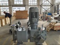 Pompe doseuse à piston alternatif haute pression 0-10000L/H pour la dosage de produits cosmétiques et chimiques quotidiens, Fabricant OEM