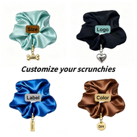 Scrunchies en satin de soie personnalisés avec décoration métallique, marque privée, faits à la main, élastiques à cheveux de haute qualité, scrunchies de 5 cm