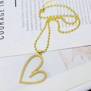 Collier pendentif Vierge Marie pour femme Colarmix, plaqué or 18 carats - Cadeau d'anniversaire tendance - Product Image 4