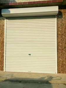 <span class=keywords><strong>Porte</strong></span> <span class=keywords><strong>de</strong></span> <span class=keywords><strong>garage</strong></span> <span class=keywords><strong>automatique</strong></span> intelligente coupe-vent en acier et mousse PU, design grain <span class=keywords><strong>de</strong></span> bois, portes coulissantes pour maisons intelligentes - Product Image 5