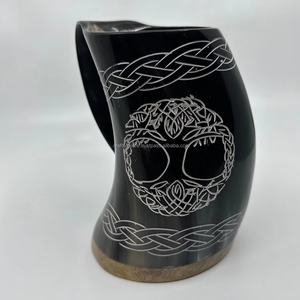 Meilleur mug cornes à boire viking avec base en bois, fabrication artisanale de luxe, capacité de 600 ml pour les fêtes, prix de gros - Product Image 1