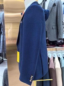Traje de Lujo Azul Marino para Hombre Tallas Grandes, Conjunto de 3 Piezas: Blazer de Un Solo Botón, Pantalones y Chaleco, Ajuste Entallado para Novio de Boda y <span class=keywords><strong>Eventos</strong></span> Nocturnos - Product Image 4