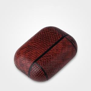 Étui en cuir PU à motif de serpent personnalisé Laudtec pour <span class=keywords><strong>AirPods</strong></span> <span class=keywords><strong>Pro</strong></span> <span class=keywords><strong>2</strong></span> Housse de protection pour écouteurs à la mode Style de créateur - Product Image 3
