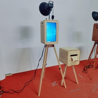 Machine à photos en bois avec écran tactile 18,5 pouces pour appareil photo et iPad, support pliable