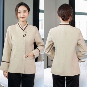 Uniforme de travail personnalisé pour le personnel d'entretien hôtelier, manches longues, imprimé et brodé, pour les femmes de chambre - Product Image 2