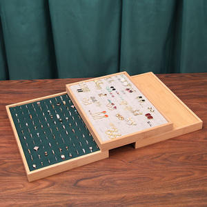 Plateau de rangement pour bagues en cuir noir et blanc avec 100 emplacements, avec bordure en bambou, présentoir à bagues, organisateur de boucles d'oreilles, plateau à bijoux en velours - Product Image 5