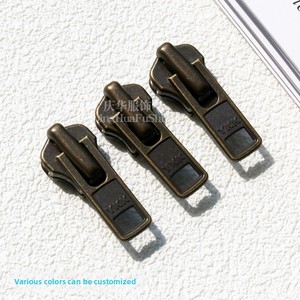 Vente en gros authentique pour <span class=keywords><strong>YKK</strong></span> No. <span class=keywords><strong>8</strong></span> DA I Bronze métal <span class=keywords><strong>fermeture</strong></span> <span class=keywords><strong>éclair</strong></span> tire curseurs pour vêtements maroquinerie bottes - Product Image 2