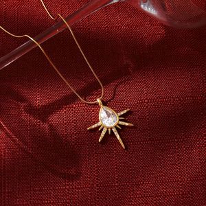 Collar con colgante de circonita en forma de lágrima, con engaste pavé en tono dorado, para uso diario, regalo de joyería para mujer - Product Image 4