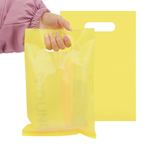 Sac en plastique noir avec poignée, imprimé en couleur, logo découpé, message de remerciement, pour t-shirts, vente en gros, personnalisé, 2023 - Product Image 4