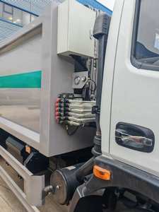 Dongfeng รถบรรทุกขยะอัด4*2ความจุ10ลูกบาศก์เมตรและฝาปิดสนิทที่ด้านหลังสำหรับเปิด - Product Image 2