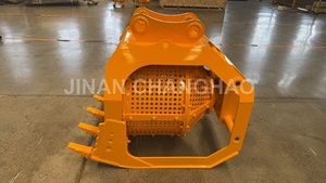 Godet de criblage rotatif 3CX pour pelle hydraulique avec différentes tailles de tamis - Product Image 2