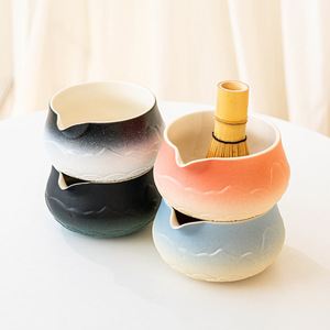 Juego <span class=keywords><strong>de</strong></span> Té Matcha Japonés con Degradado Rosa, 5 Piezas: Tazón <span class=keywords><strong>de</strong></span> Cerámica, Cuchara <span class=keywords><strong>de</strong></span> Bambú, Colador y Elegante Batidor <span class=keywords><strong>de</strong></span> Matcha - Product Image 5