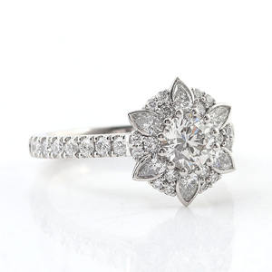 Bague en forme de fleur en or blanc Bague Pt950 Bague de mariage en <span class=keywords><strong>diamant</strong></span> de <span class=keywords><strong>taille</strong></span> brillante ronde 2025 Style populaire <span class=keywords><strong>Prix</strong></span> le plus bas - Product Image 4