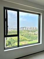 Ventanas Abatibles de Alta Gama con Diseño Minimalista y Aislamiento Térmico para Ventanas en Ángulo; Aluminio con Rotura de Puente Térmico Hecho a Medida