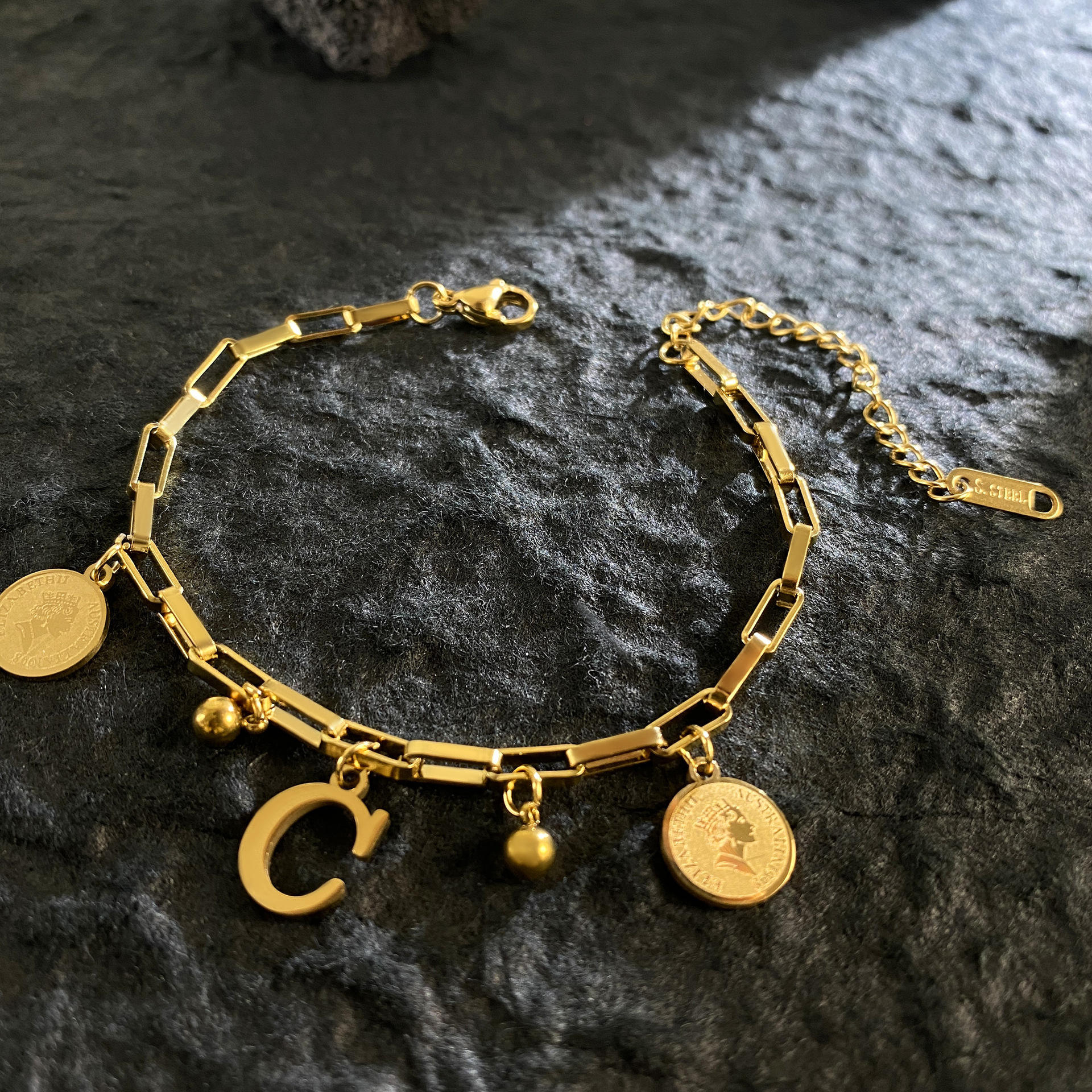 โกลด์+ซี