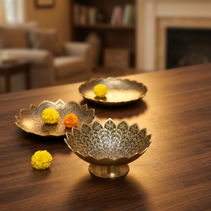 Assiette décorative en métal faite à la main en forme de fleur, motif végétal gravé, style oriental, pour fêtes et réceptions - Product Image 2