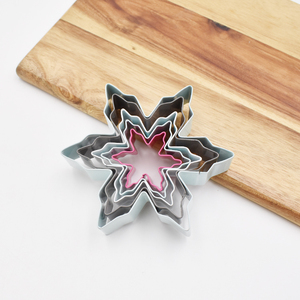 Juego <span class=keywords><strong>de</strong></span> Moldes para Galletas <span class=keywords><strong>de</strong></span> Acero Inoxidable con Forma <span class=keywords><strong>de</strong></span> Copo <span class=keywords><strong>de</strong></span> Nieve, 5 Piezas, <span class=keywords><strong>Cortador</strong></span> <span class=keywords><strong>de</strong></span> Galletas para Cocina, Pastel/Tostada/Masa/Galletas para Celebrar <span class=keywords><strong>el</strong></span> Invierno - Product Image 5