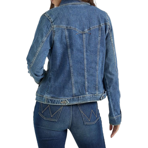 Chaqueta vaquera azul clásica para mujer. Chaqueta vaquera informal ajustada con cierre de botones para uso diario, combinación con otras prendas y atuendos para todas las estaciones. - Product Image 2