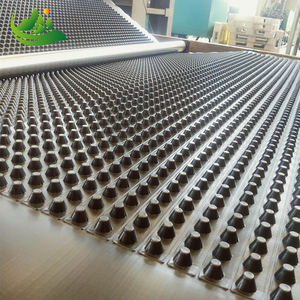 Les panneaux de drainage sont utilisés pour la protection des pentes aux entrées et sorties des caniveaux, aux parois internes des caniveaux et sur les pentes. - Product Image 4