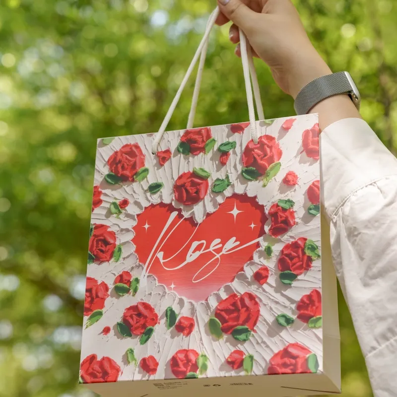 Sacchetto di carta regalo di san valentino personalizzato di vendita calda fiore bellissimo sacchetto di carta fiore con stampa Logo