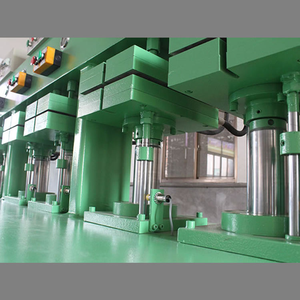 Machine de formage à chaud de type portique robuste, pression de 16 tonnes pour la production à haut volume de semelles, de semelles intérieures et de cuir synthétique - Product Image 6