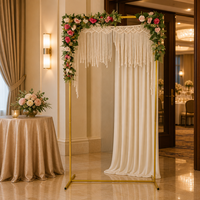 Arche de mariage dorée de 200 cm avec guirlande florale et franges pour événements en hôtel, jardin ou salle de bal