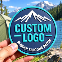Écussons personnalisés en PVC souple 3D, badges en caoutchouc avec logo personnalisé, service de conception gratuit, faible MOQ, usine pour vêtements et sacs