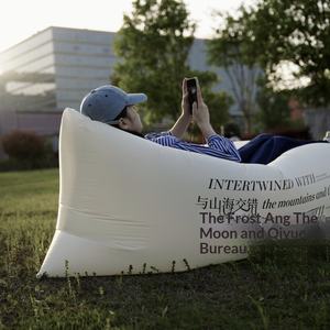 音楽祭用インフレータブルソファ アウトドア エアーラウンジ 携帯用 キャンプ アクティビティ レインボー ポリエステル - Product Image 2