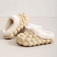 Nouvelles pantoufles d'hiver en fourrure moelleuse pour femmes, antidérapantes, avec coussinets en EVA, thermiques et massantes, pour la maison