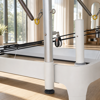 Machine de Pilates Reformer Professionnelle Haut de Gamme avec Plateforme à Ressorts et Système de Poulies à Cordon Réglable Marque QT pour Studio de Pilates