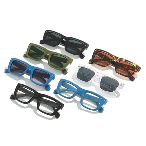 แว่นกันแดดทรงเหลี่ยมดีไซน์เรโทรเรียบง่าย รุ่น 9821 กรอบหนา ป้องกันรังสียูวี 400 คลาสสิก รับสกรีนโลโก้ แฟชั่นประดับหมุด - Product Image 3