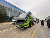 Camion à ordures compacteur diesel Dongfeng Euro 3 Emission 9100 kg Poids total 3800 cc Moteur à essence Transmission manuelle 4X2 Moteur et boîte de vitesses
