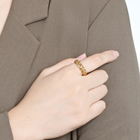 Bague tressée torsadée à trois brins pour femme en acier inoxydable, or et argent, style alliance éternité, finition polie, bijoux de mariage, vente en gros