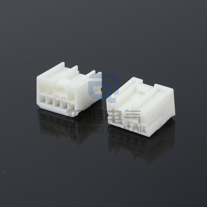 Conector Automotriz 936233-1, Enchufe de Plástico Blanco para Arnés de Cableado de Automóvil - Product Image 1