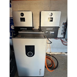 R UIXU 48V 314Ah 16kWh Montado en la pared LiFePO4 Sistema de almacenamiento de energía para el hogar Soporte híbrido UL1973/UL9540 Certificado 9500 Ciclos CAN - Product Image 6