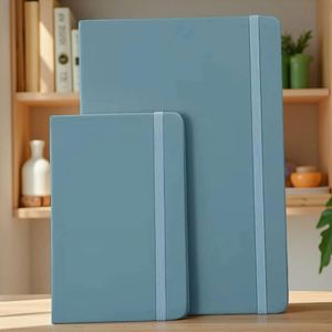 Cuaderno de Cuero PU Tamaño A5 Económico 2026, con Logotipo Personalizado, Estilo de Tapa Dura, Páginas Rayadas Coloridas, Alta Calidad, Fácil de Escribir, Encuadernación Cosida - Product Image 1