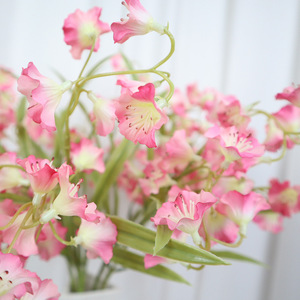 Vendita all'Ingrosso di Popolari Campanelle Artificiali a Tre Punte per Decorazioni di Centri Commerciali, Matrimoni e Oggetti di Scena Fotografici - Product Image 5