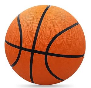Logo personnalisé Basketball-Ballon officiel de sports d'équipe de <span class=keywords><strong>taille</strong></span> 5-Composite de caoutchouc à rebond élevé pour intérieur/extérieur (approuvé par la FIBA) - Product Image 1