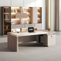 Ensemble de chaise de bureau exécutive compacte et moderne, poste de travail informatique minimaliste avec armoire basse, mobilier en bois crème avec éclairage LED
