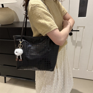 <span class=keywords><strong>Sac</strong></span> fourre-tout décontracté <span class=keywords><strong>en</strong></span> PU grande capacité avec fermeture éclair <span class=keywords><strong>pour</strong></span> femme, idéal <span class=keywords><strong>pour</strong></span> le travail et les étudiants, collection Printemps 2024, <span class=keywords><strong>en</strong></span> polyester - Product Image 5