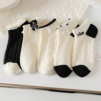 Chaussettes courtes d'été pour femmes, motif ours mignon, bordure dentelle, fines, absorbantes, à carreaux – Vente en gros disponible