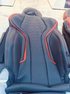 Fundas de Cuero para Asientos Delanteros y Traseros de BMW M3, Color Negro y Rojo con Base Roja, Personalizadas de Alta Calidad, Venta Caliente de Fábrica - Product Image 5
