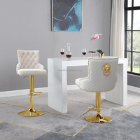 Tabouret de bar de luxe moderne rembourré, capitonné, avec garniture à clous, anneau de traction Lion, pivotant, réglable, base dorée, pour club et hôtel
