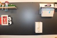 Organisateur de bureau mural en fer Étagères modulaires en panneau perforé pour la configuration de PC de jeu Solution de rangement personnalisée pour bureau, salle de bain et cuisine