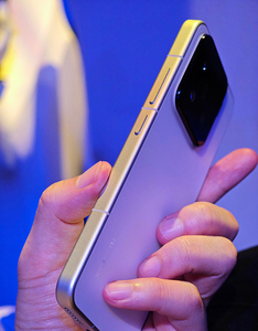 เสี่ยวหมี่ 15 ปี 2025 หน้าจอ 6.36 นิ้ว 120Hz Oled ชิปเซ็ต Snapdragon 8 Elite Octa Core แบตเตอรี่ 5400mAh กล้องหลัง 3 ตัว ความละเอียด 50MP โทรศัพท์ Android รุ่นล่าสุด รองรับ 5G - Product Image 4