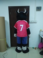 Costumes de mascotte d'athlète en peluche marron personnalisés pour Halloween, avec T-shirt rouge et logos gratuits pour adultes