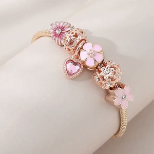 <span class=keywords><strong>Bracciale</strong></span> <span class=keywords><strong>con</strong></span> ciondolo a cuore in cristallo placcato oro di alta qualità <span class=keywords><strong>con</strong></span> ciondolo a cuore <span class=keywords><strong>rosa</strong></span> regolabile per donne e ragazze - Product Image 2